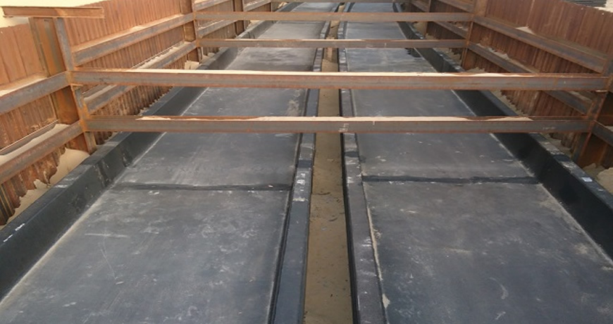 Centaur trench sheeting support system